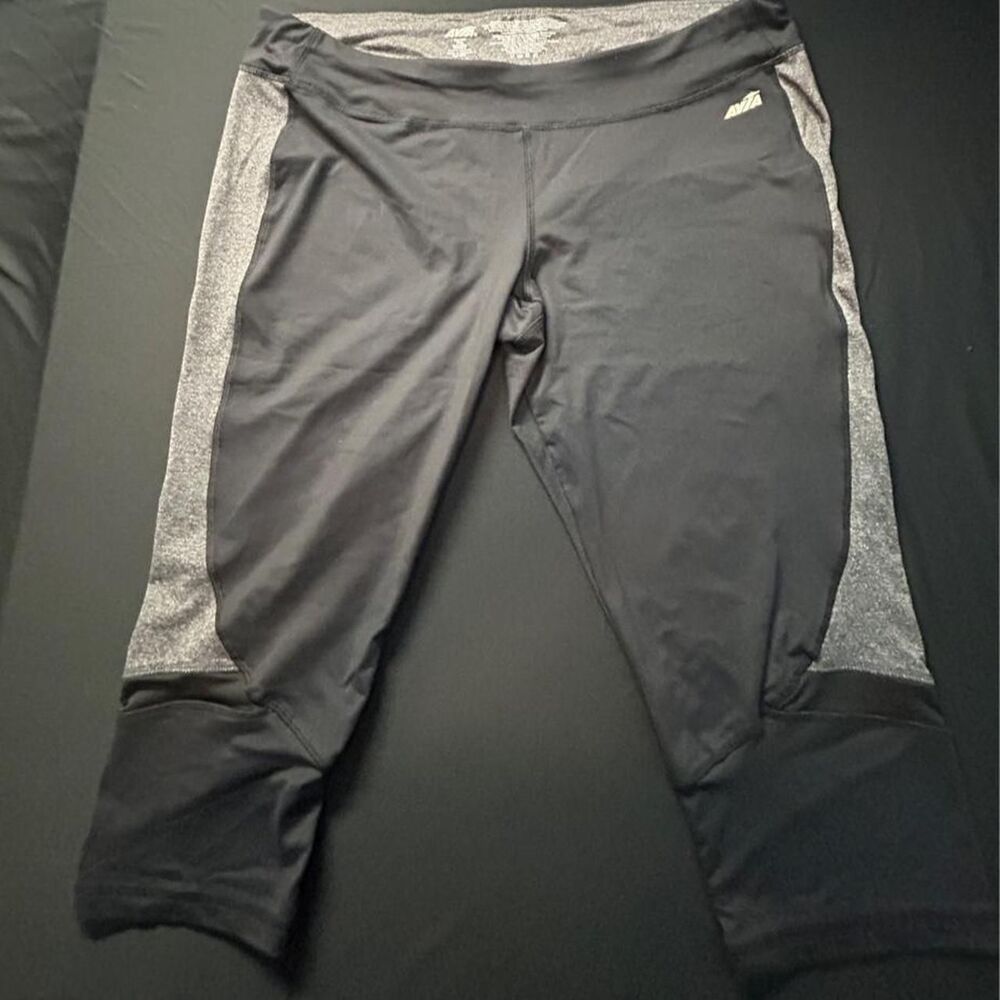 Avia Women's Black and Grey Leggings